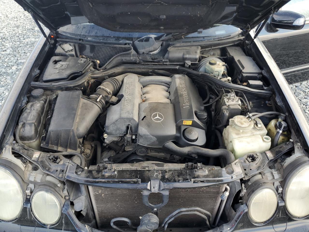 2000 Mercedes-Benz E 320 4Matic VIN: WDBJH82F3YX027661 Lot: 64070895