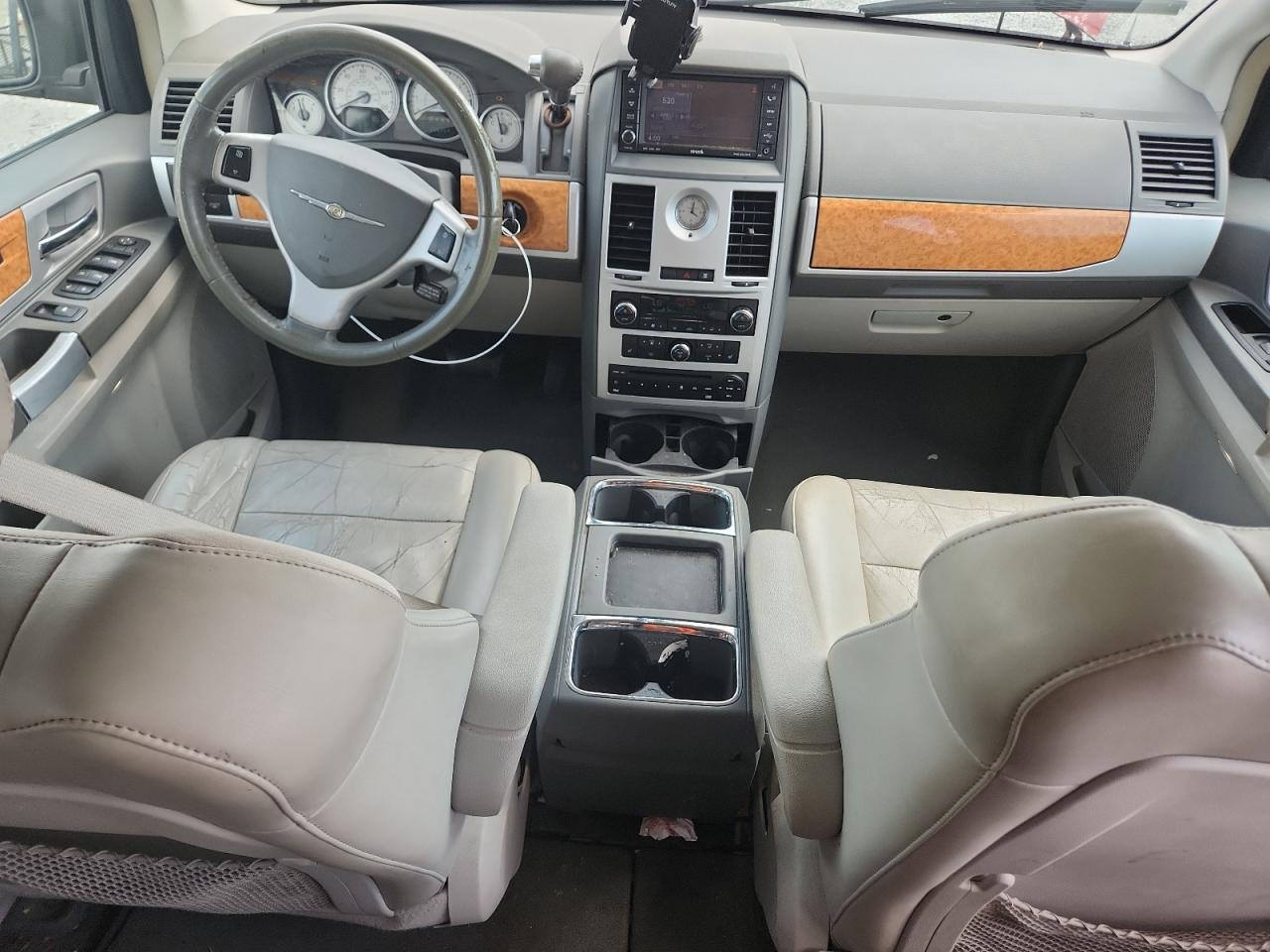 2010 Chrysler Town & Country Limited VIN: 2A4RR7DXXAR494026 Lot: 63733505