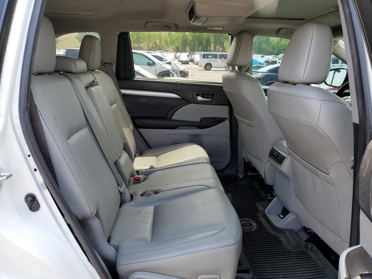 2018 Toyota Highlander Se VIN: 5TDJZRFH6JS542441 Lot: 64519955