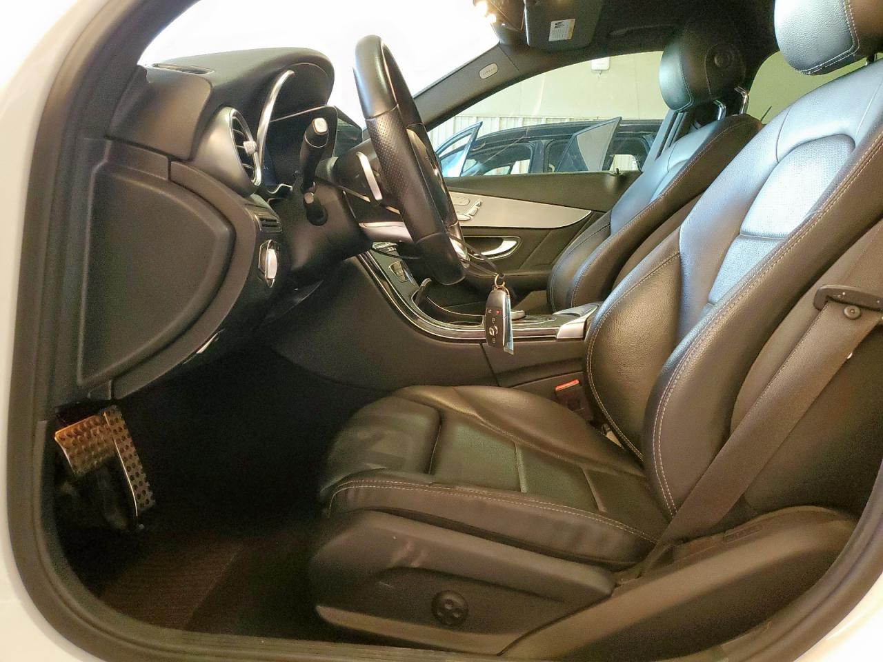 Auction sale of the 2019 MERCEDES BENZ C CLASS , vin: 55SWF8EBXKU316946, lot number: 63295375