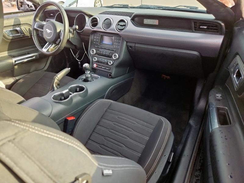  FORD MUSTANG 2016 Белы