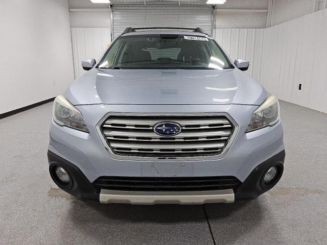  SUBARU OUTBACK 2015 Srebrny