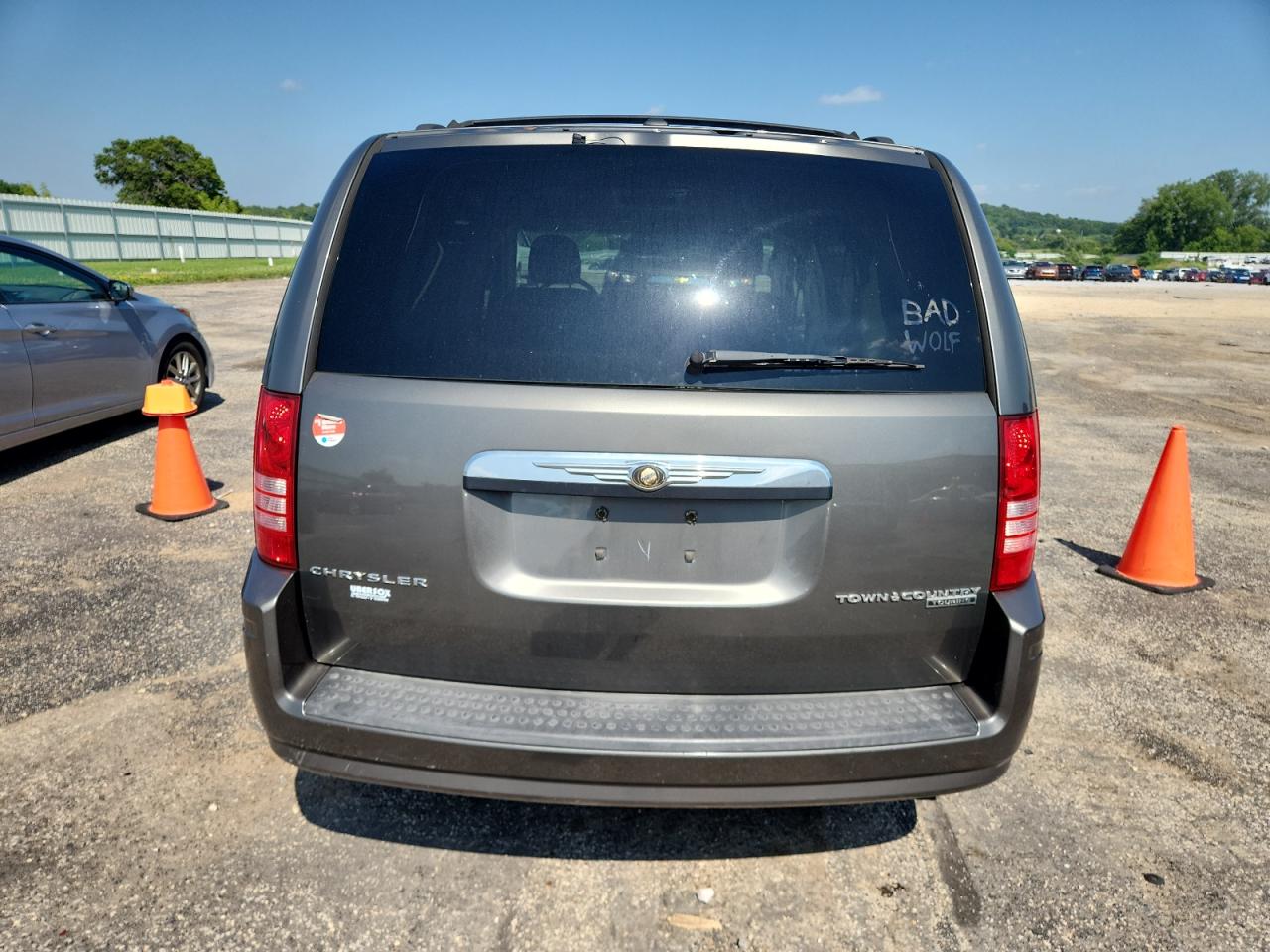 2010 Chrysler Town & Country Touring VIN: 2A4RR5D10AR451587 Lot: 64565025
