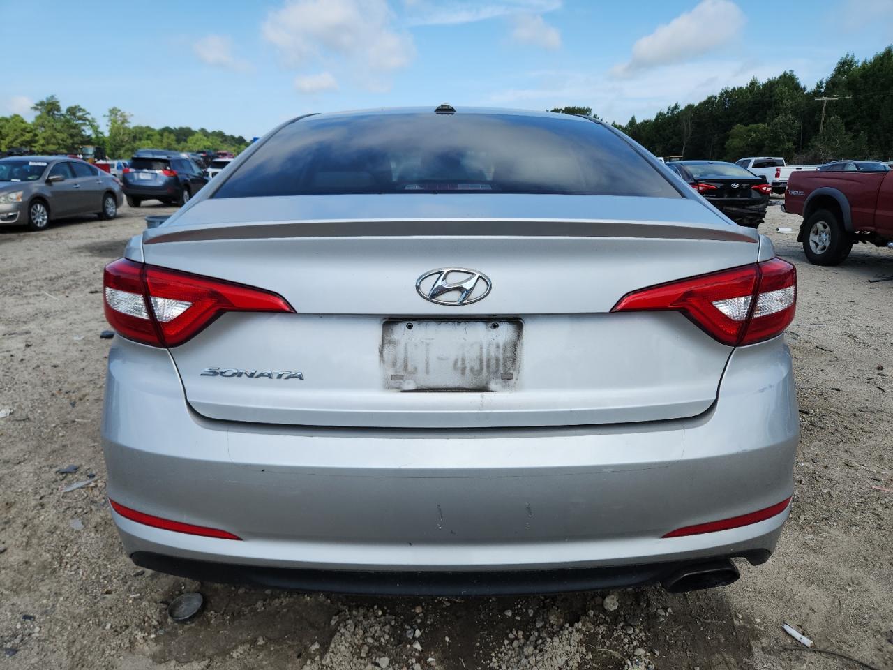 2015 Hyundai Sonata Se VIN: 5NPE24AF0FH087260 Lot: 64849035