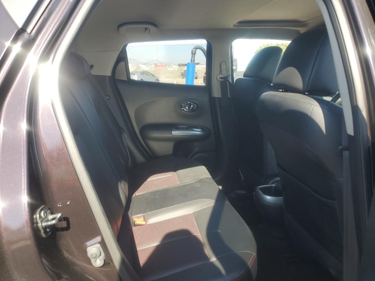 2014 Nissan Juke S VIN: JN8AF5MR2ET353925 Lot: 63764905