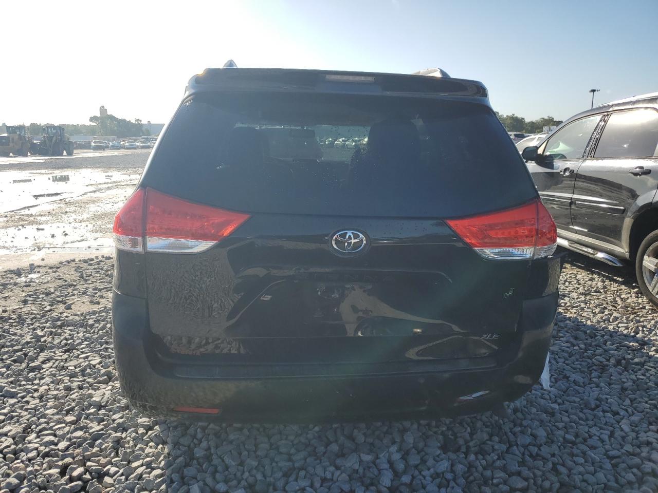 2012 Toyota Sienna Xle VIN: 5TDYK3DC1CS220347 Lot: 65015615