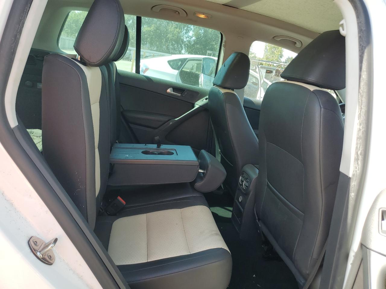 2016 Volkswagen Tiguan S VIN: WVGAV7AXXGW027610 Lot: 65474025