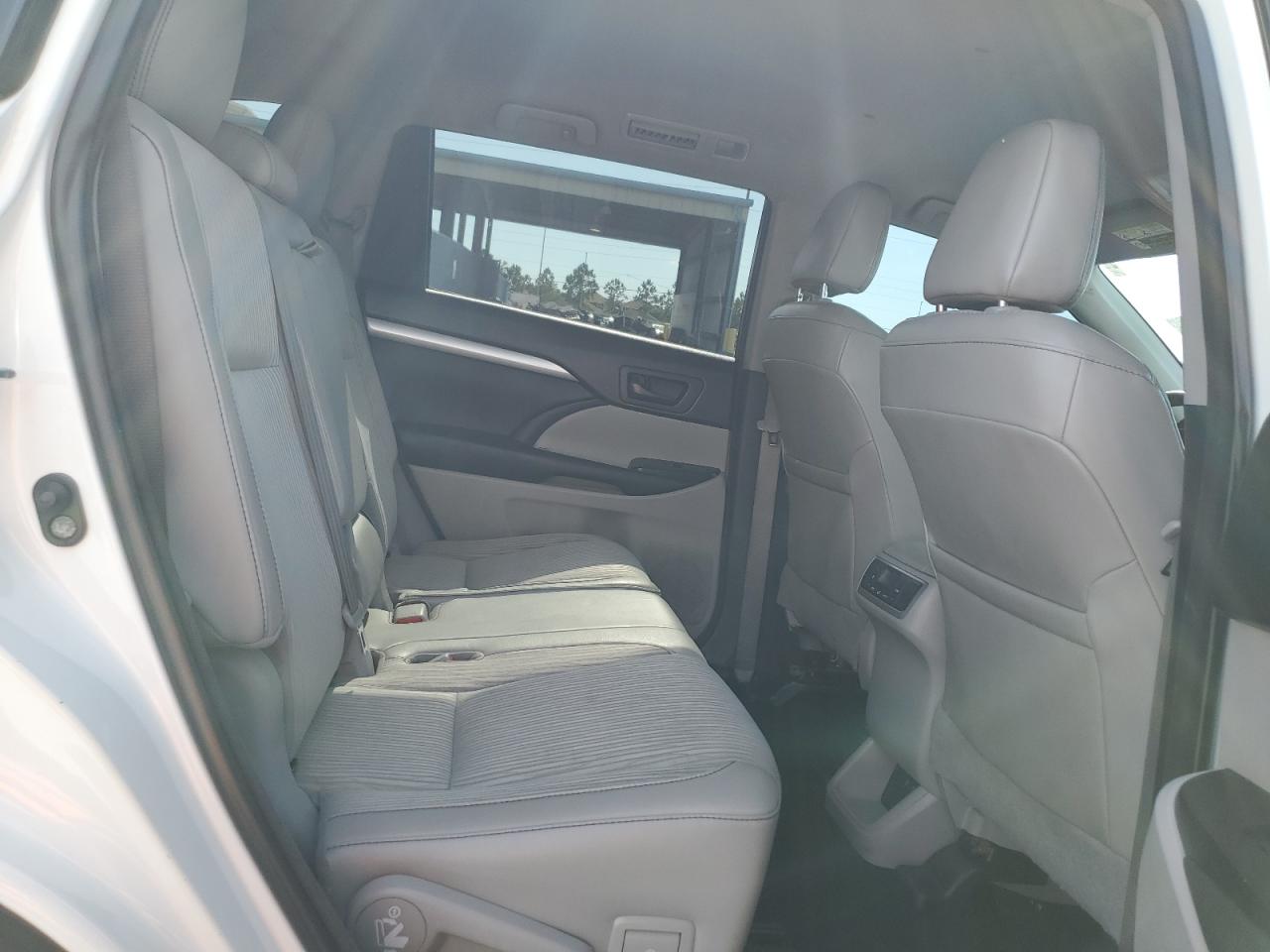 2018 Toyota Highlander Le VIN: 5TDZZRFH0JS240436 Lot: 64383255