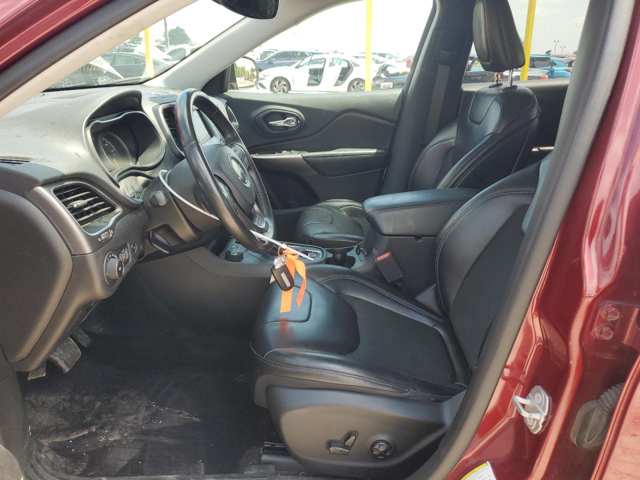 2019 Jeep Cherokee Latitude Plus VIN: 1C4PJMLB0KD260944 Lot: 65191925