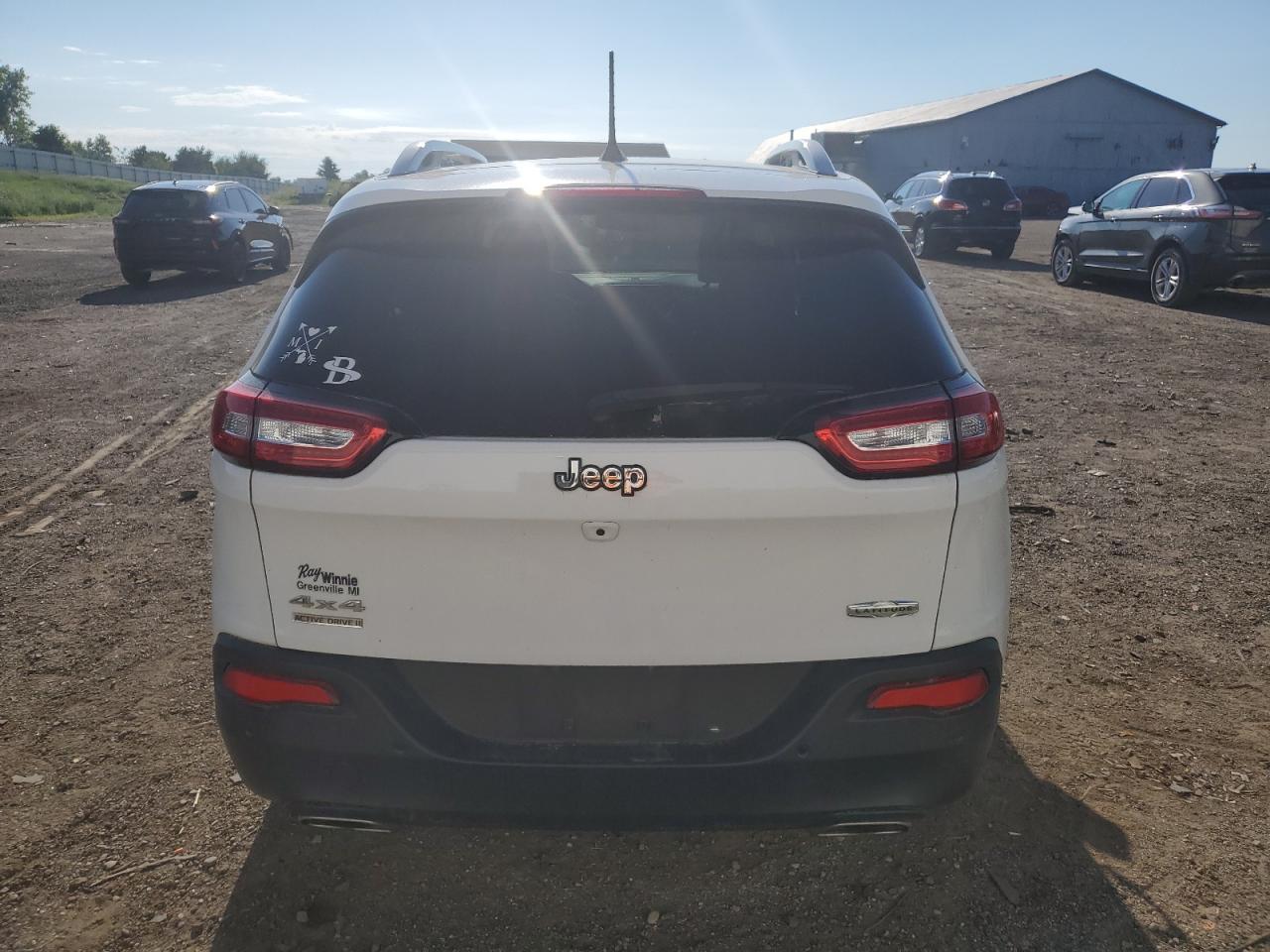 2018 Jeep Cherokee Latitude Plus VIN: 1C4PJMLX6JD622060 Lot: 63310905