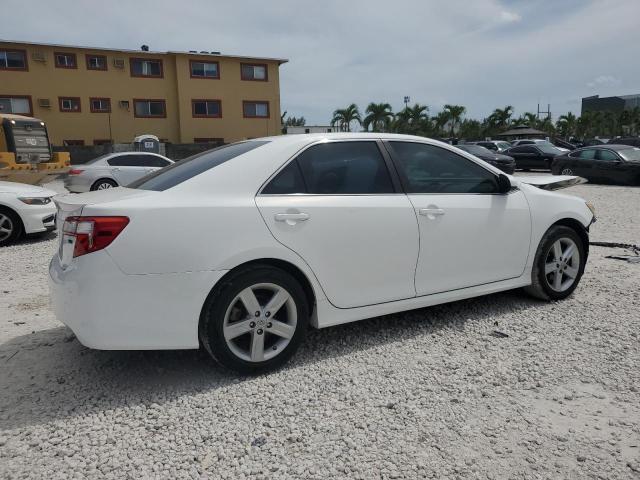  TOYOTA CAMRY 2014 Biały
