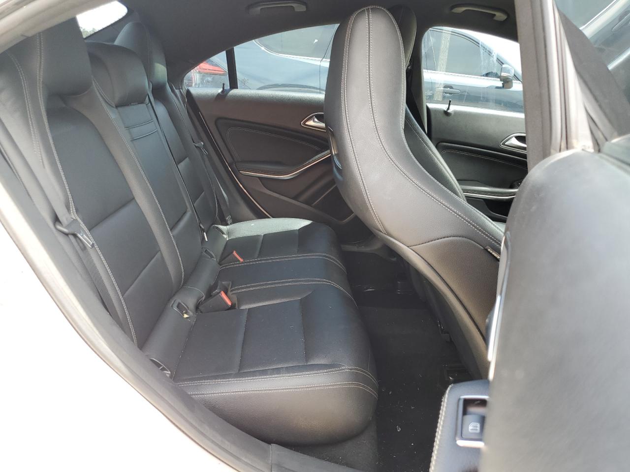wddsj4eb1jn695073 WDDSJ4EB1JN695073 2018 Mercedes-Benz Cla 250
