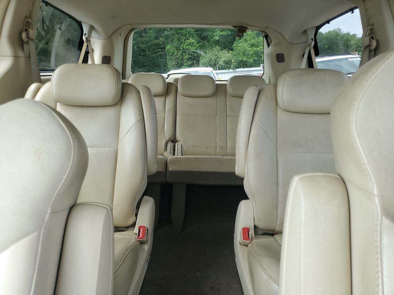 2010 Chrysler Town & Country Limited VIN: 2A4RR6DX5AR141994 Lot: 63641355