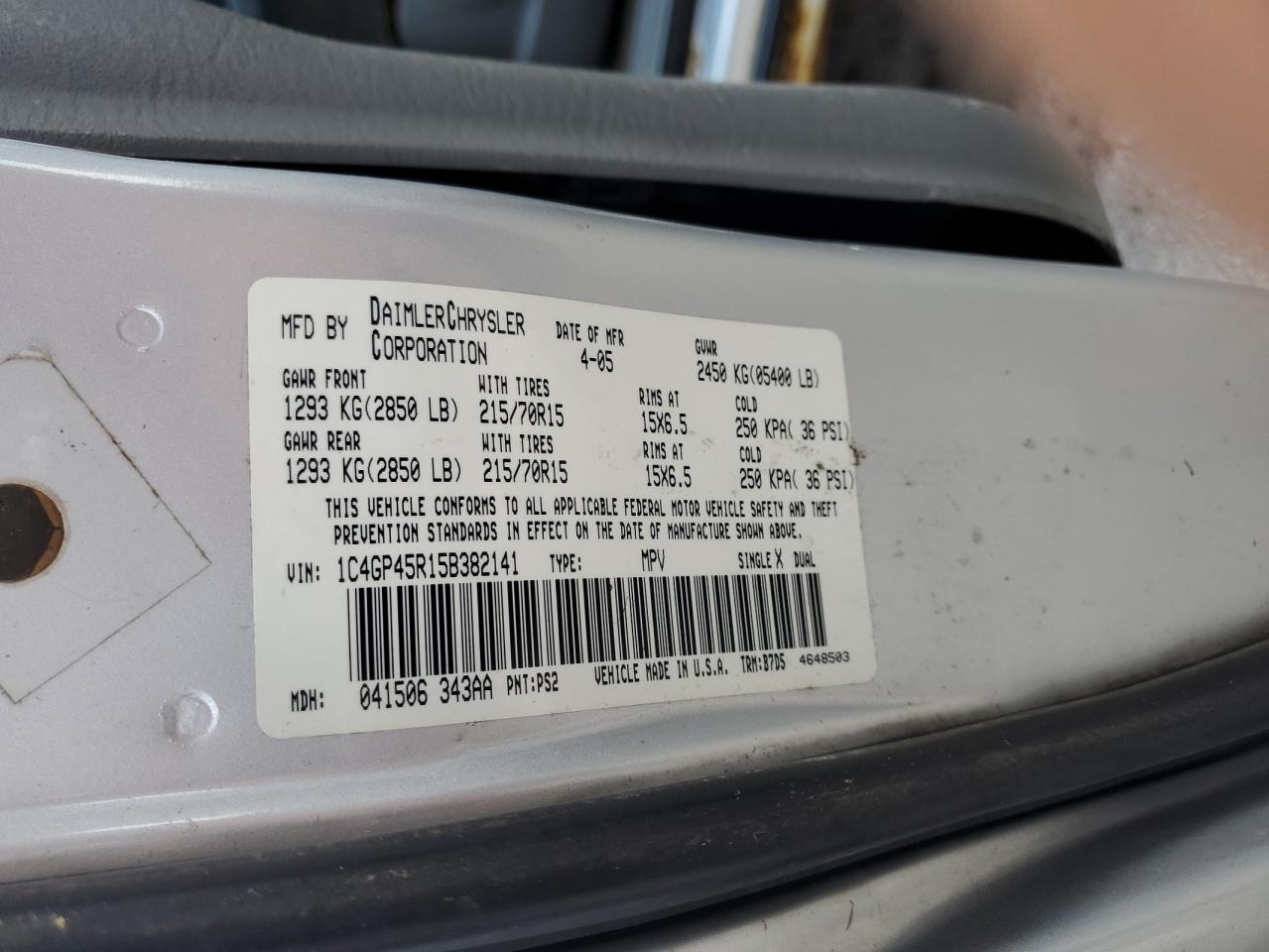 2005 Chrysler Town & Country VIN: 1C4GP45R15B382141 Lot: 63596045