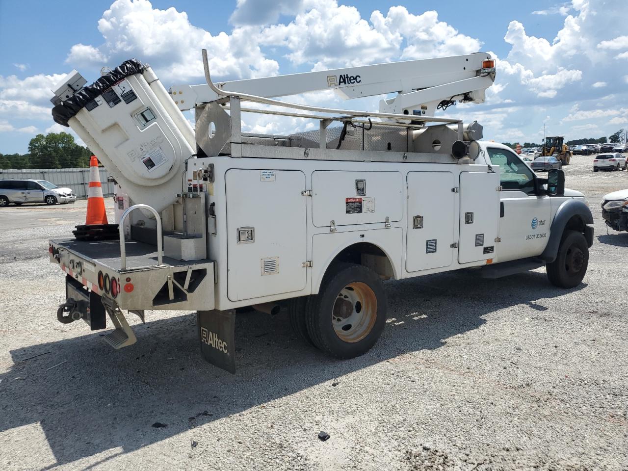 2015 Ford F450 Super Duty white null gas 1FDUF4GY3FEC93399 photo #4