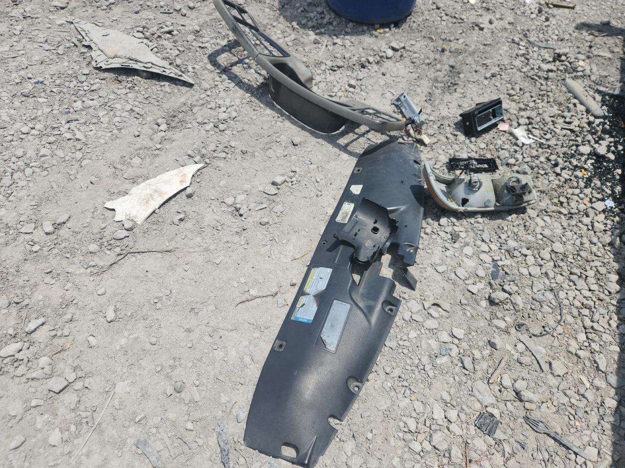 2001 GMC Yukon Xl C1500 VIN: 1GKEC16T11J253736 Lot: 62913705