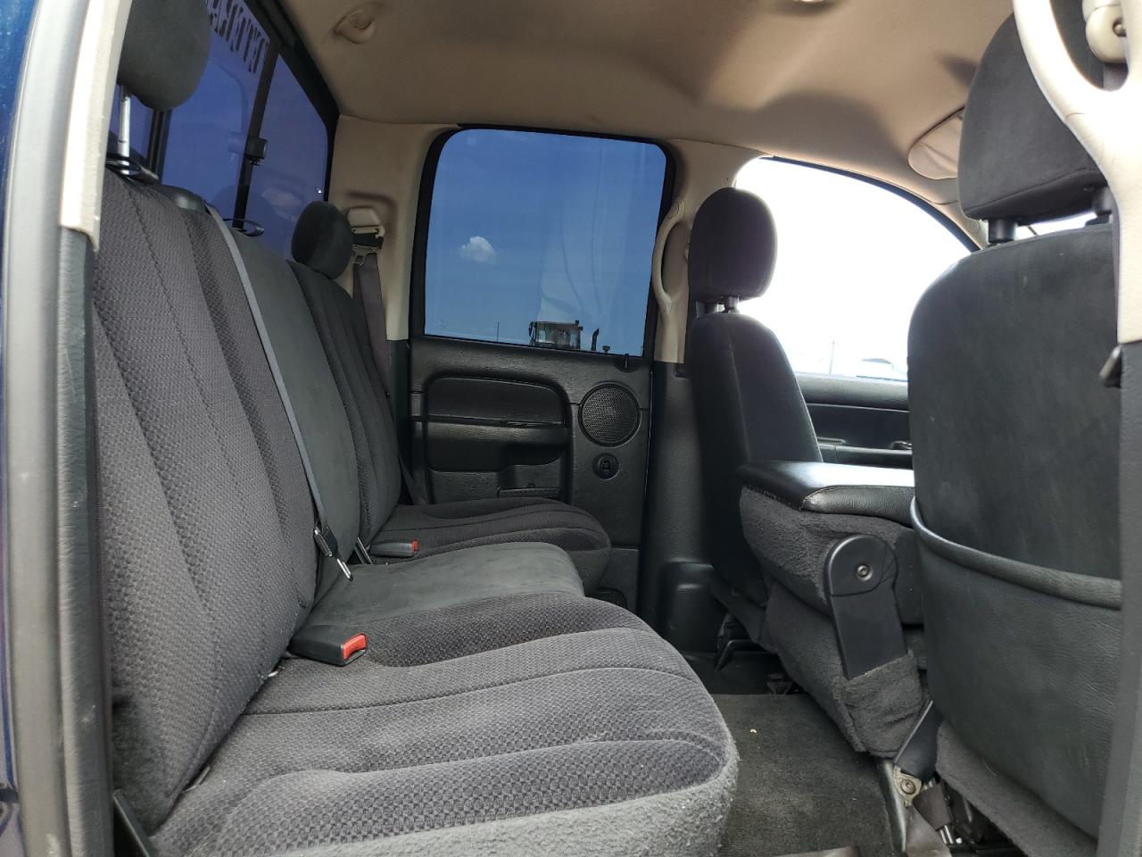 2004 Dodge Ram 1500 St VIN: 1D7HA18N14S772495 Lot: 64825415