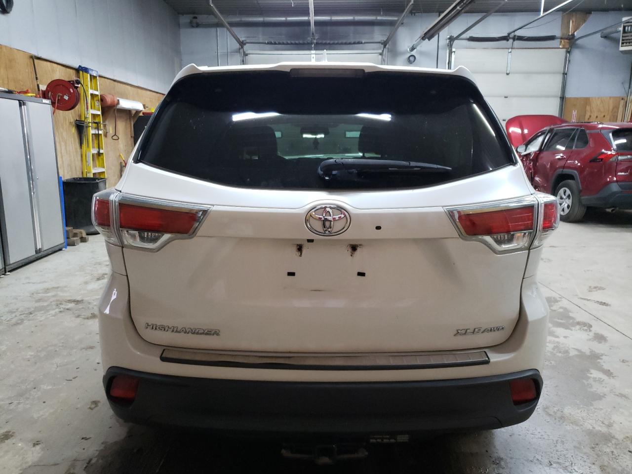 2016 Toyota Highlander Xle VIN: 5TDJKRFH7GS353732 Lot: 64858645