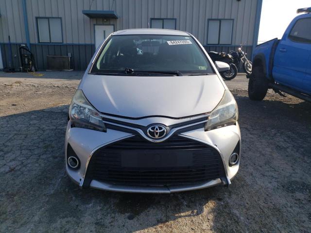 Hatchbacks TOYOTA YARIS 2015 Srebrny
