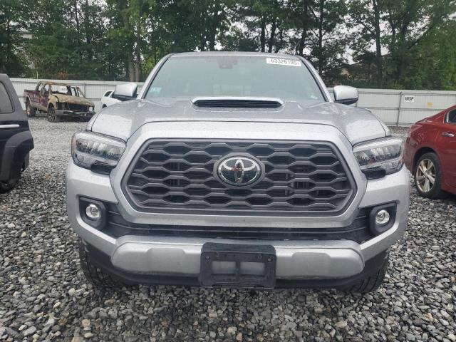  TOYOTA TACOMA 2022 Srebrny