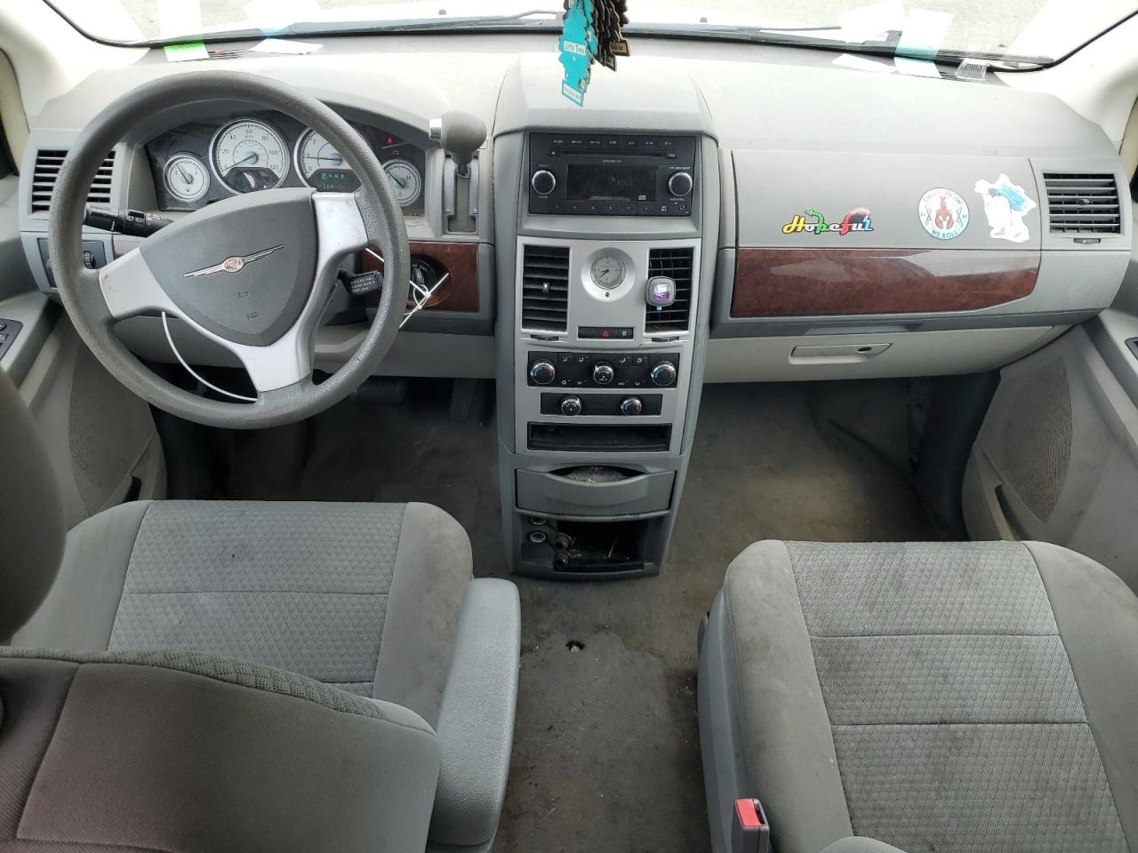 2010 Chrysler Town & Country Lx VIN: 2A4RR2D13AR381405 Lot: 64817935