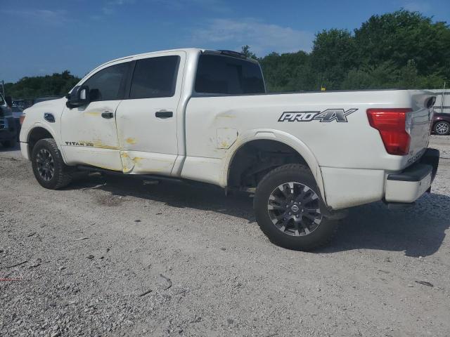  NISSAN TITAN 2018 Белы