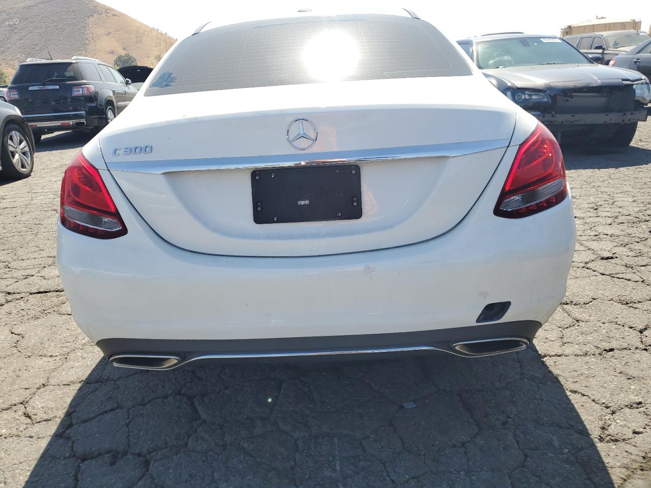 2018 Mercedes-Benz C 300 VIN: 55SWF4JBXJU240593 Lot: 63388565