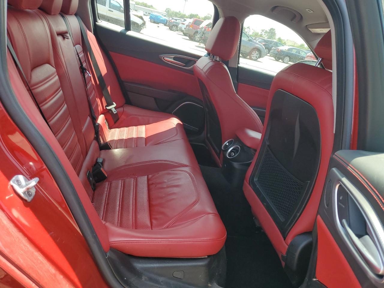 zarfaecn4j7565880 ZARFAECN4J7565880 2018 Alfa Romeo Giulia Ti