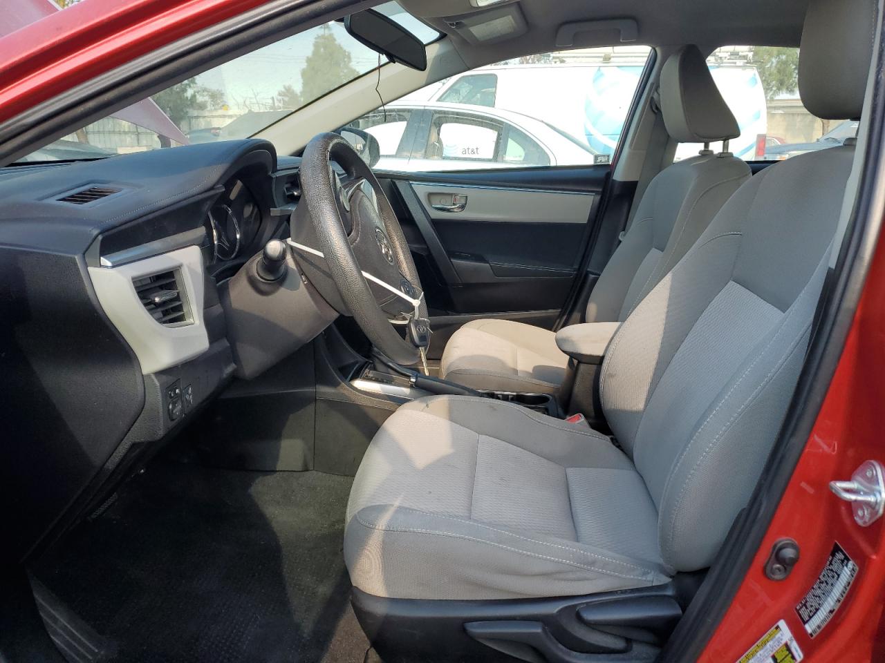 2015 Toyota Corolla L VIN: 5YFBURHE0FP292880 Lot: 65397475