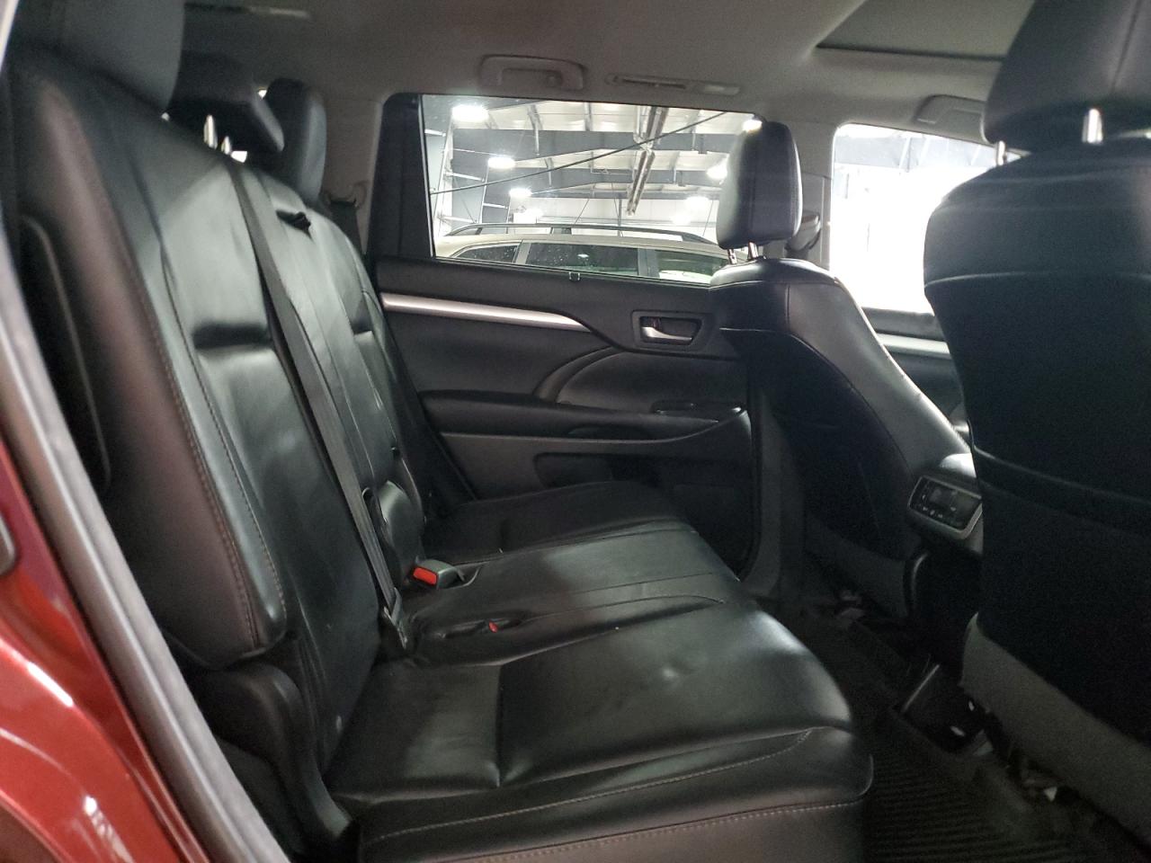 2016 Toyota Highlander Xle VIN: 5TDJKRFH8GS225807 Lot: 66722955