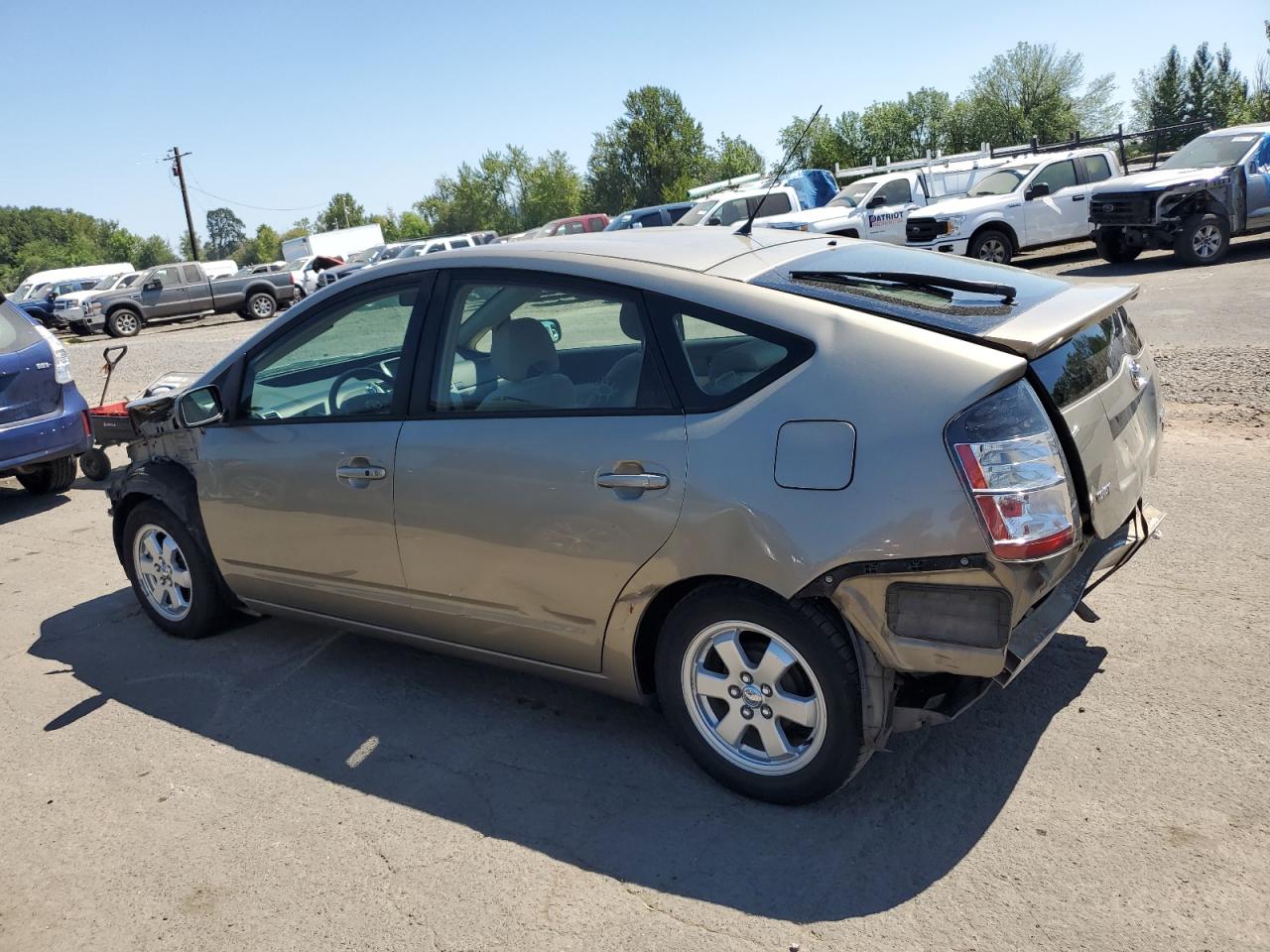 2005 Toyota Prius gold null hybrid JTDKB20U353028267 photo #3