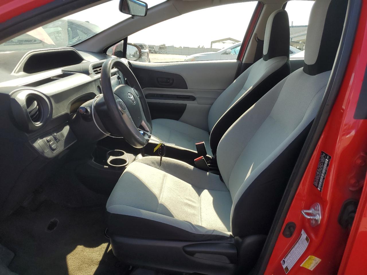 2014 Toyota Prius C VIN: JTDKDTB37E1068108 Lot: 65634305