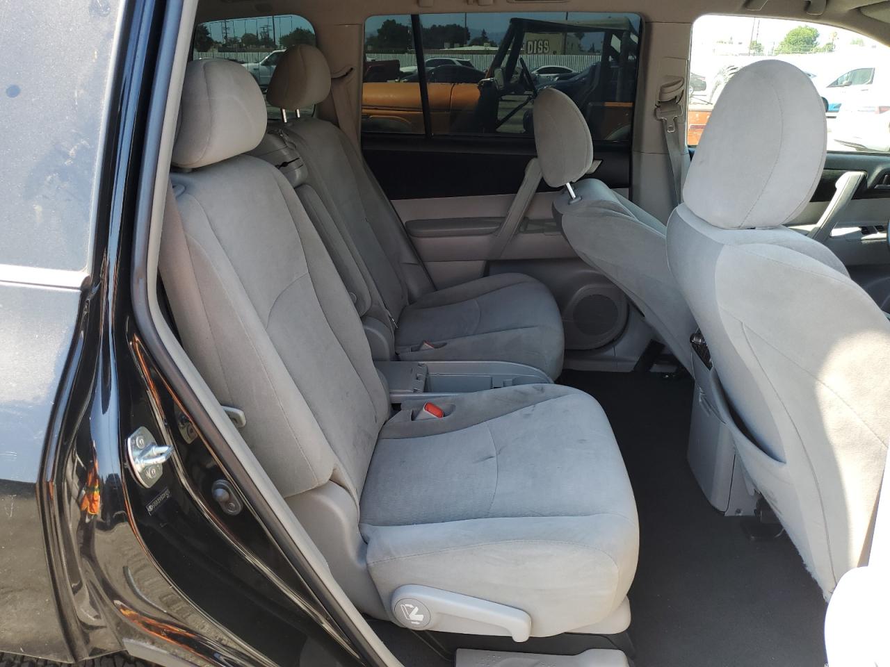 2011 Toyota Highlander Base VIN: 5TDZK3EH1BS041013 Lot: 65015935
