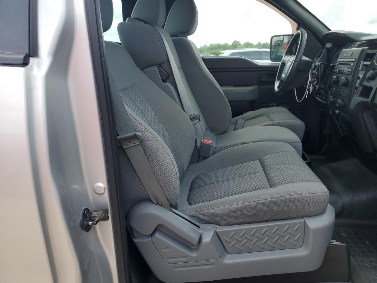 2011 Ford F150 VIN: 1FTMF1CMXBFA85868 Lot: 65291875
