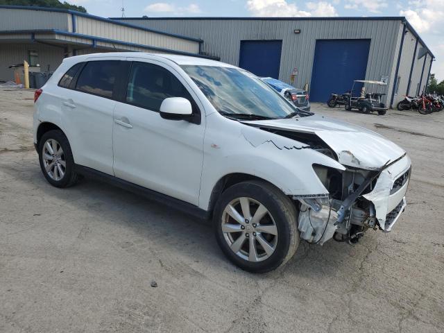  MITSUBISHI OUTLANDER 2015 Biały