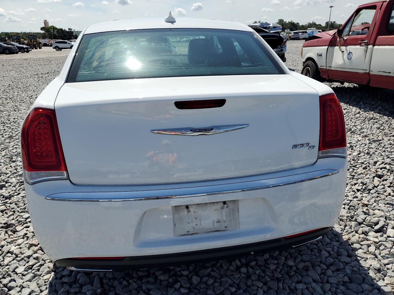 2017 Chrysler 300C VIN: 2C3CCAEG7HH667904 Lot: 64205355