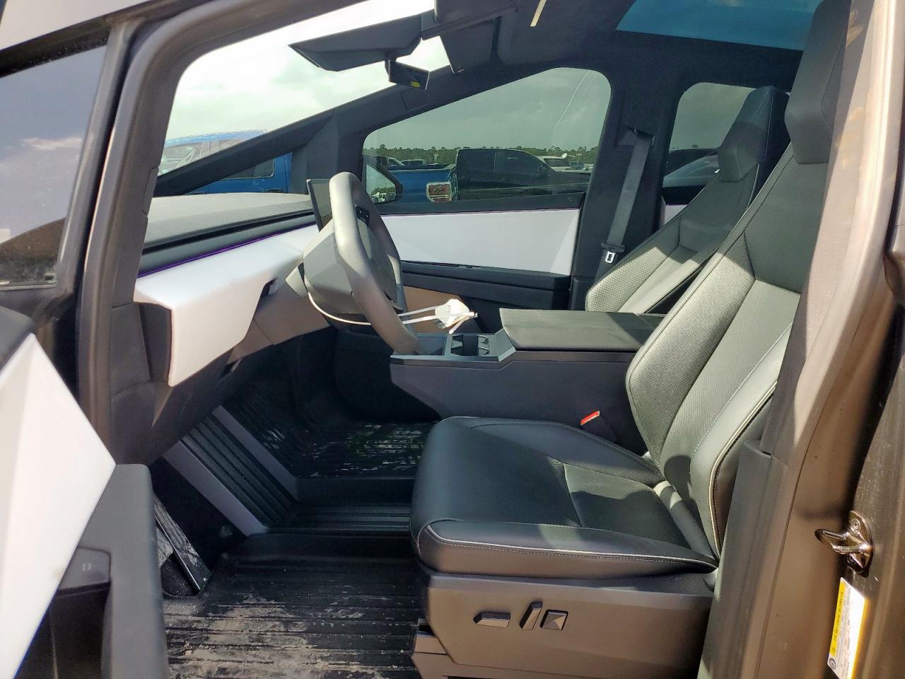 2024 Tesla Cybertruck VIN: 7G2CEHED0RA005233 Lot: 64998615