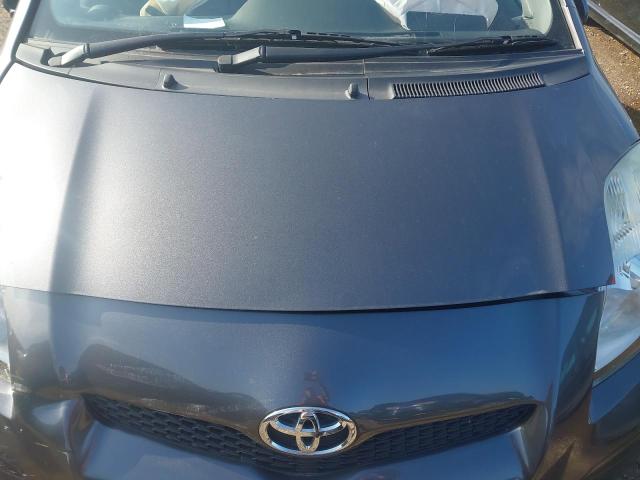 2009 TOYOTA YARIS TR V