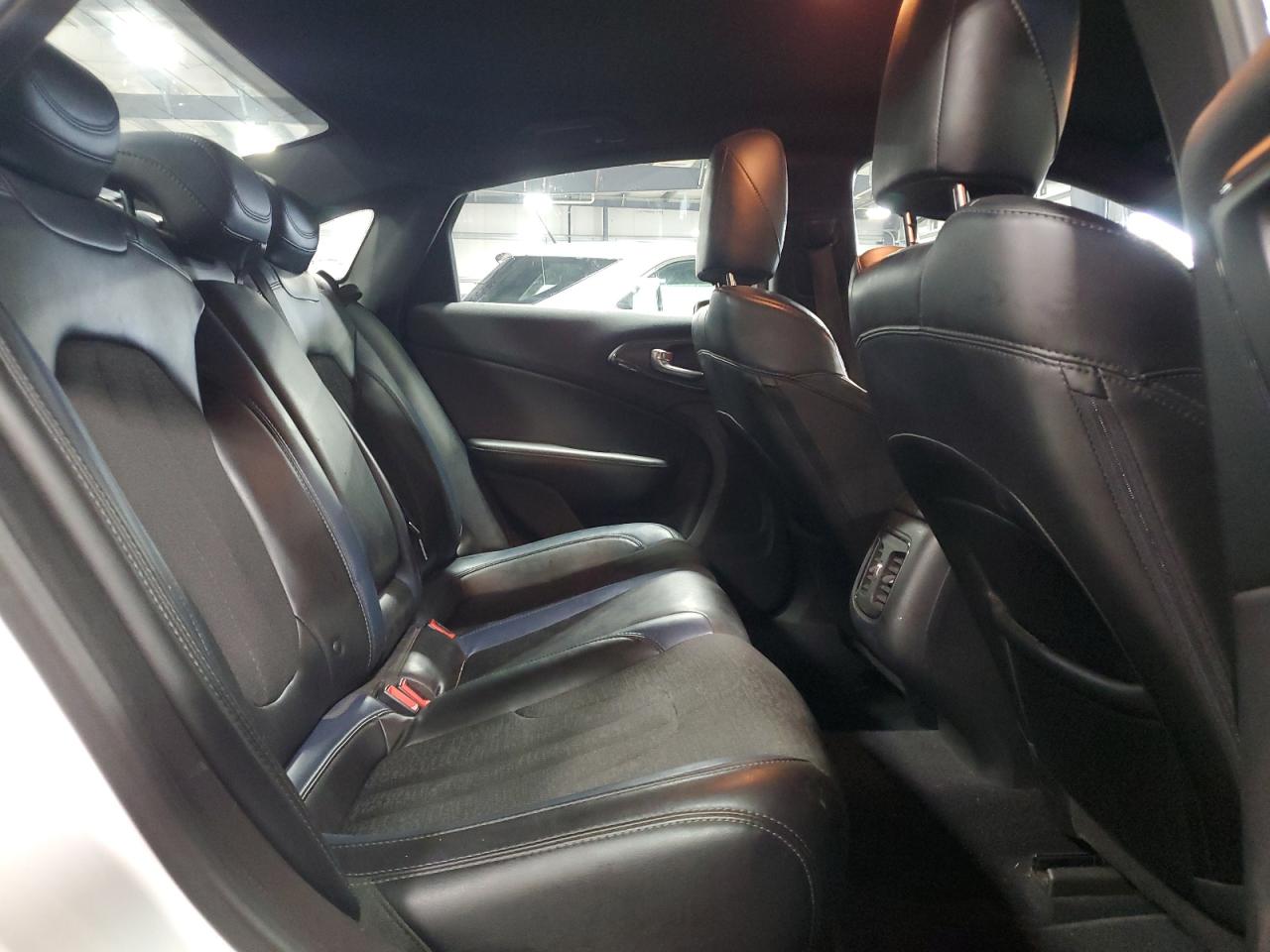 2015 Chrysler 200 S VIN: 1C3CCCDGXFN736554 Lot: 65140775