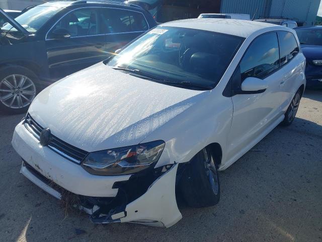 VOLKSWAGEN POLO R-LIN 2016