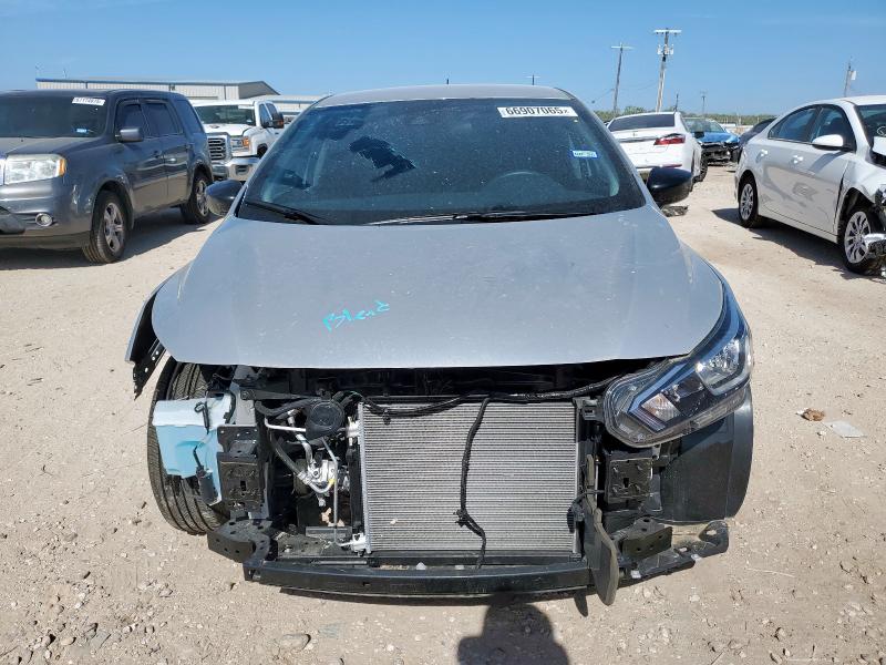 NISSAN VERSA 2024 Silver