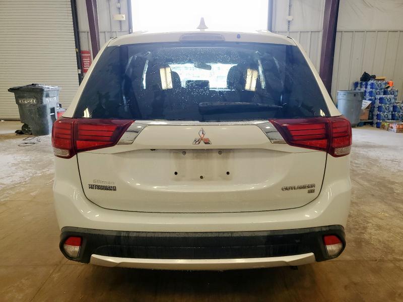  MITSUBISHI OUTLANDER 2017 Biały