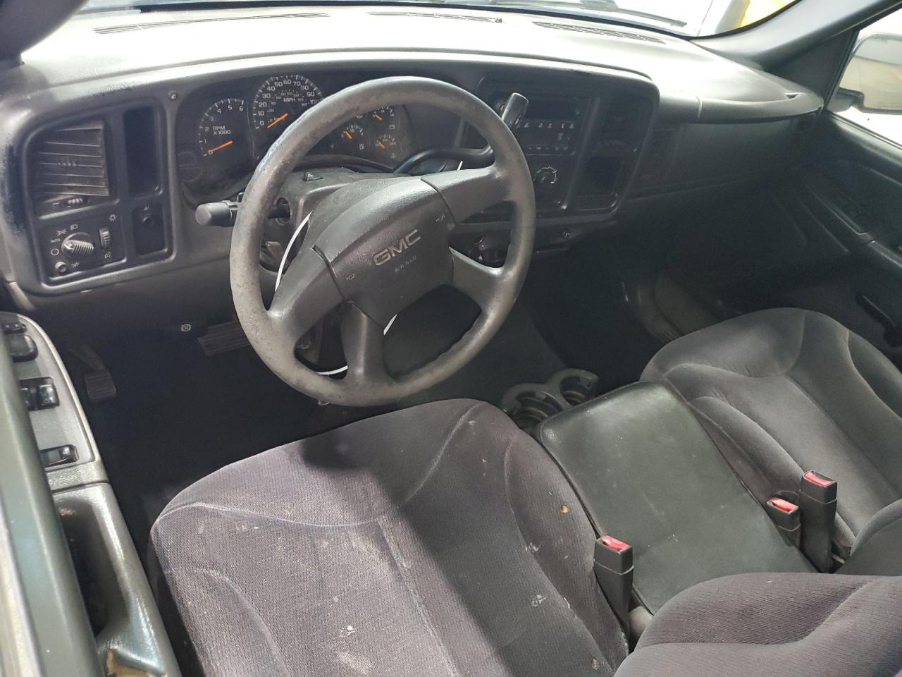 2005 GMC New Sierra C1500 VIN: 1GTEC19T85Z253120 Lot: 64520625