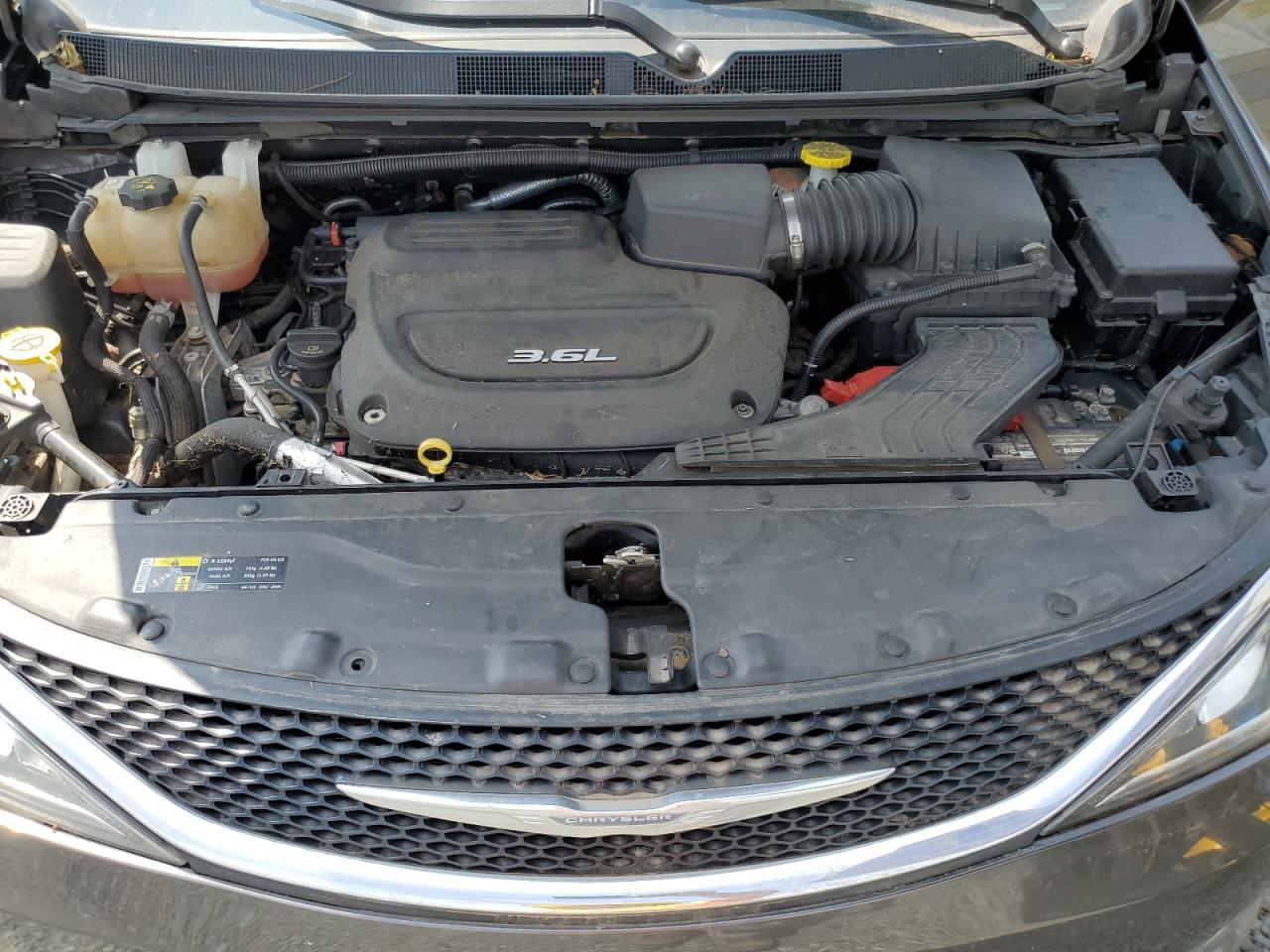 2017 Chrysler Pacifica Touring L VIN: 2C4RC1BG8HR660559 Lot: 65848465