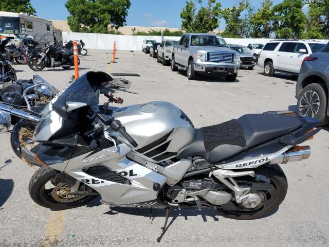 2004 HONDA VFR800   