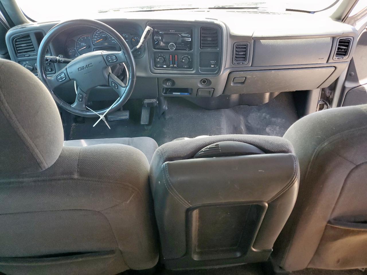 2005 GMC Sierra C2500 Heavy Duty VIN: 1GTHC292X5E198994 Lot: 64486325