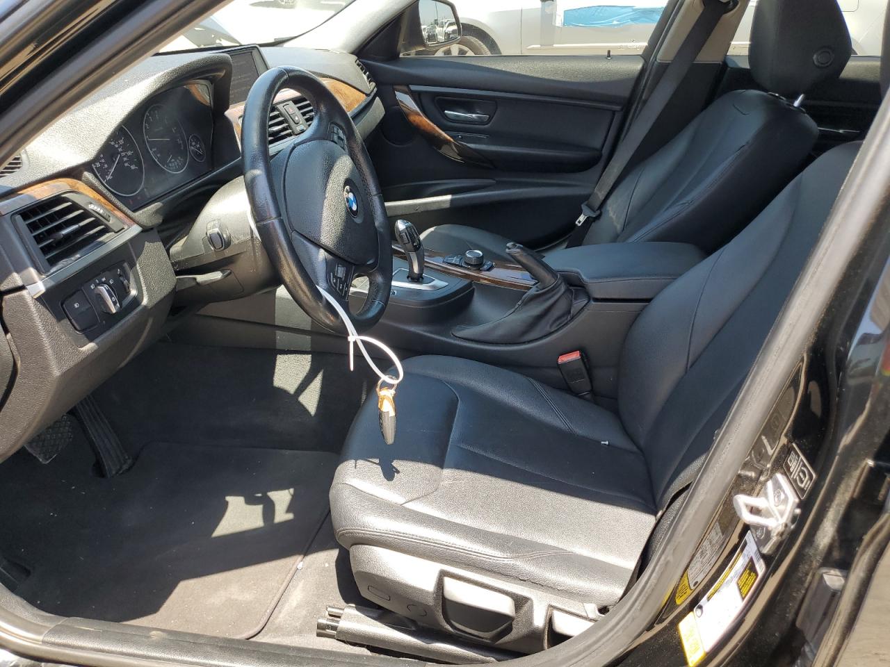 2015 BMW 320 I VIN: WBA3B1C5XFK136019 Lot: 64674675