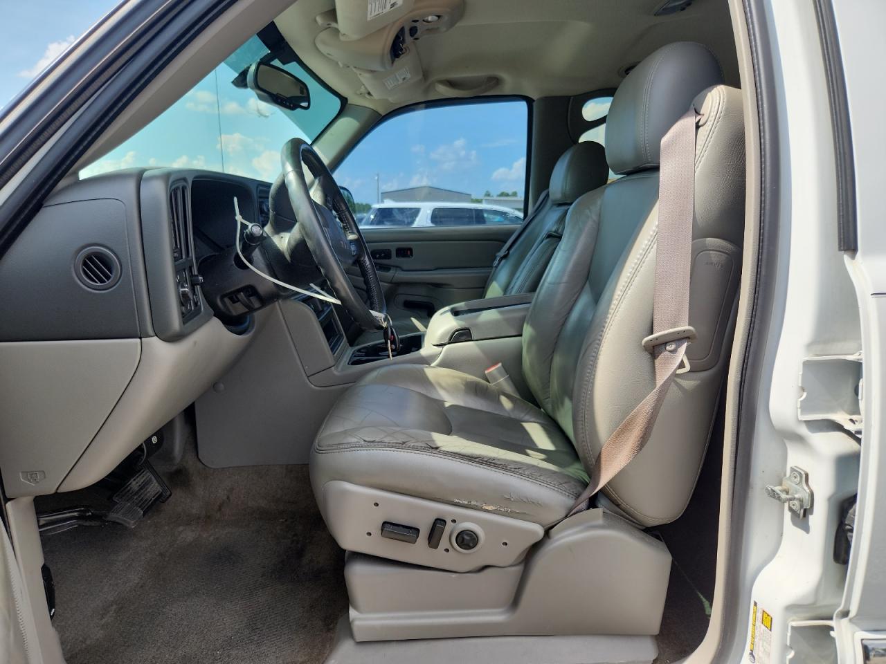 2005 GMC Yukon Xl C1500 VIN: 1GKEC16Z35J123936 Lot: 62919725
