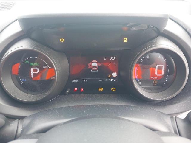 2021 TOYOTA YARIS CROS