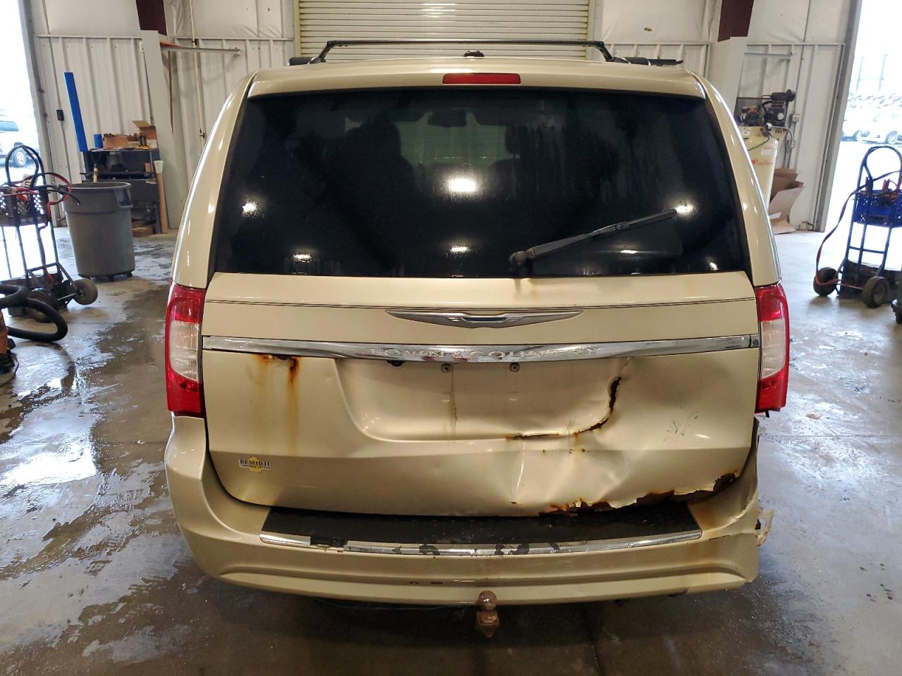 2012 Chrysler Town & Country Touring L VIN: 2C4RC1CG7CR165809 Lot: 64138205